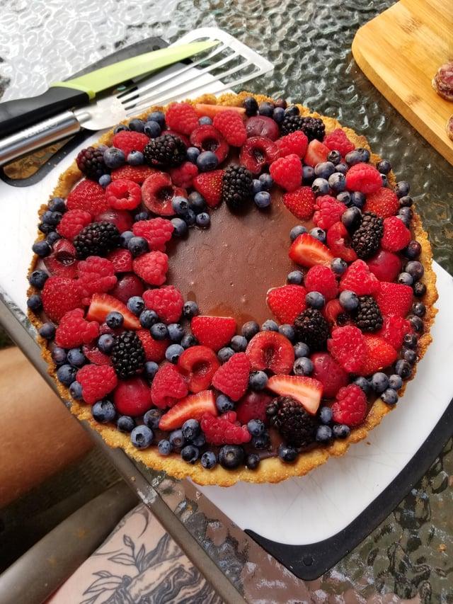 Blueberry and chocolate tart with hazelnut crust Recipe