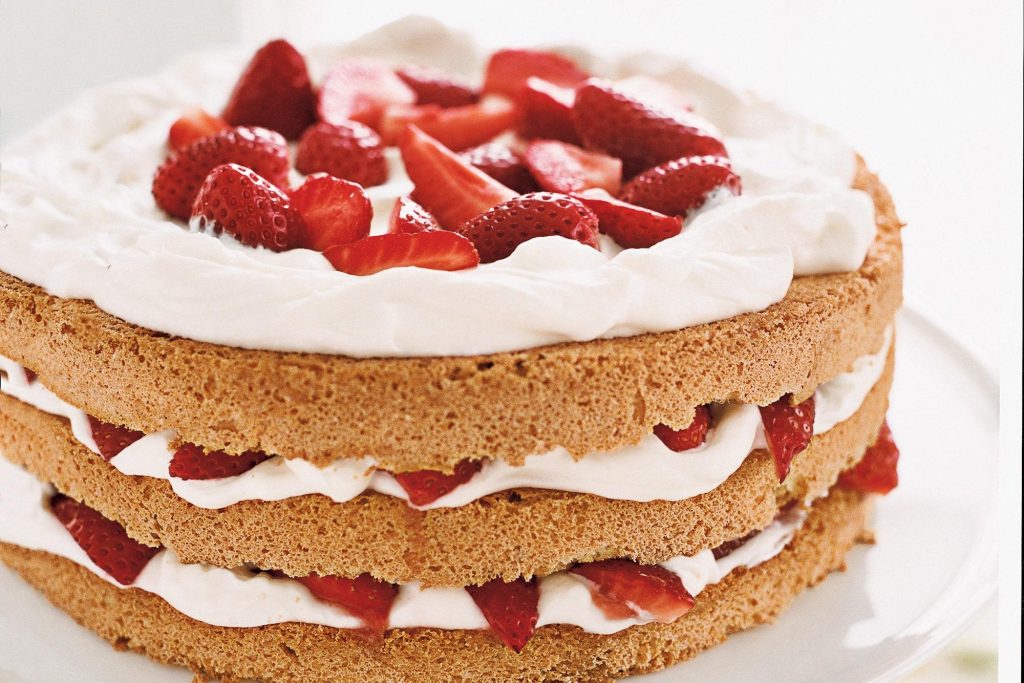 Spice up your Cardamom vanilla cake with strawberries