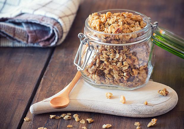 Homemade Vanilla almond granola for a Delicious and Nutritious Breakfast