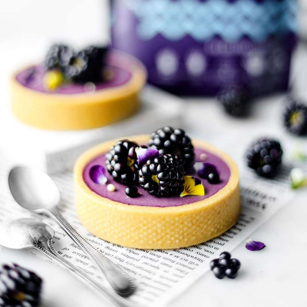 Açai berry and rose tartlets: The Perfect Summer Dessert