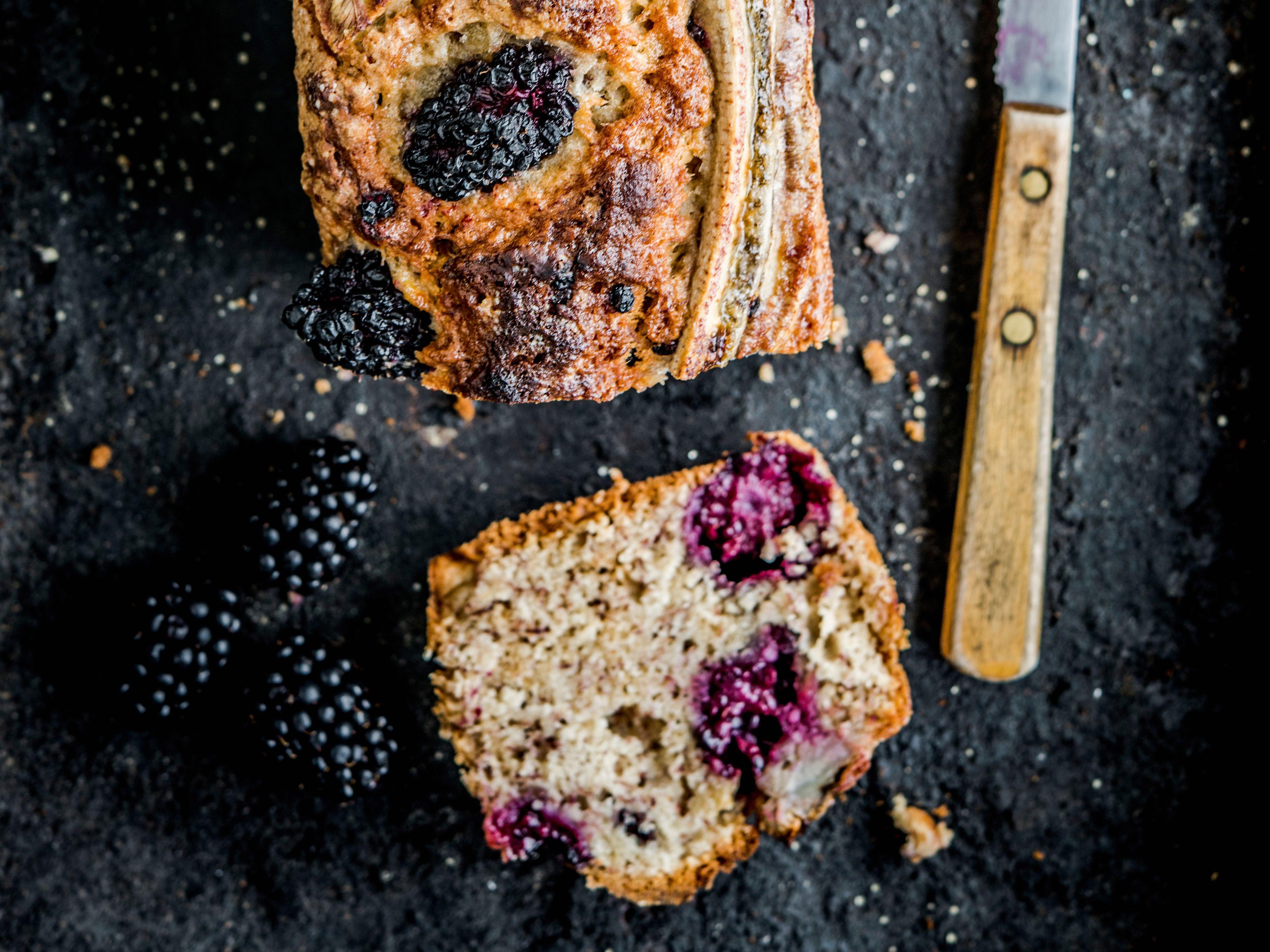 Banana bread with blackberries recipe | Eat Smarter USA