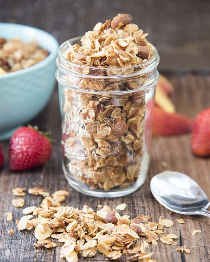 Healthy and Tasty Almond Granola: The Perfect Meal Prep Option