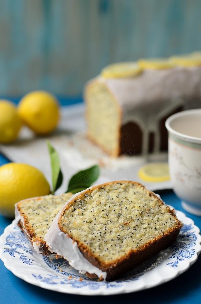 Moist lemon poppyseeds cake 