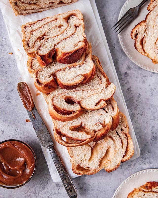 Yukiko Tanzi no Instagram: “Easy apple butter cinnamon brioche 🍎🍂 If life gives you apples, make apple butter. And when you have apple butter, make this apple …