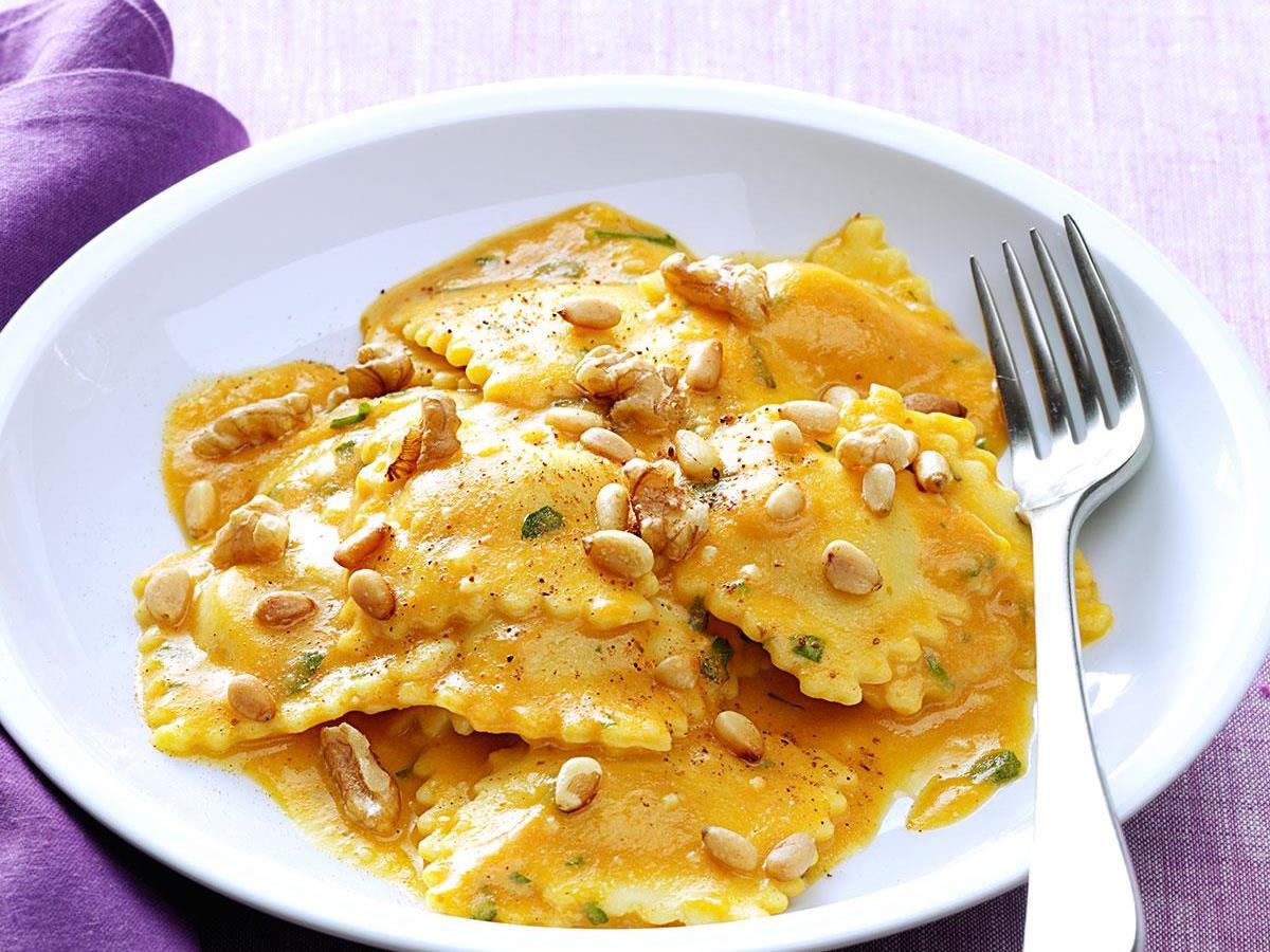 Cheese Ravioli with Pumpkin Alfredo Sauce Recipe: How to Make It