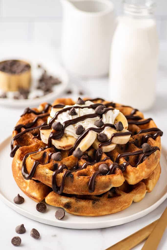 https://foodieyuki.com/wp-content/uploads/2023/08/mini-chocolate-chip-waffles-1.jpg